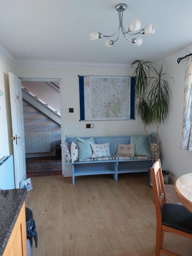 The Snug Apartment Goodrich Bagian luar foto